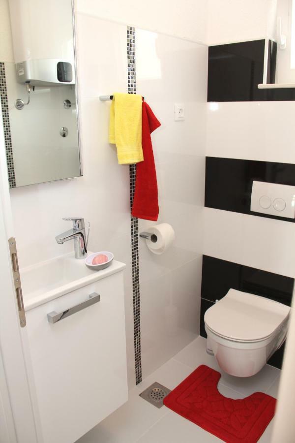Apartmani Corleone Bilice Exterior foto