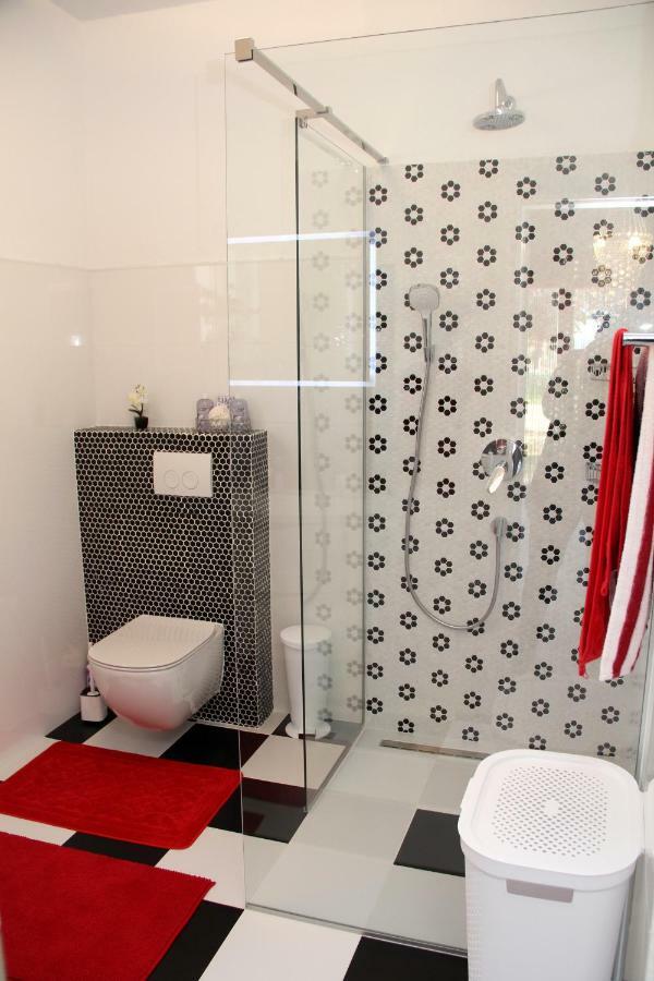 Apartmani Corleone Bilice Exterior foto