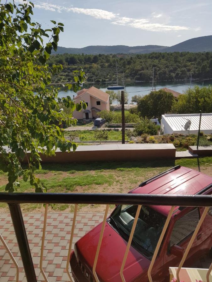 Apartmani Corleone Bilice Exterior foto